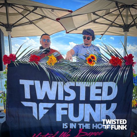 Live b2b with Luis Lindo at Twisted Funk Sunset Sessions with Lavelle Dupree & Friends